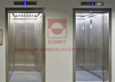 Elevación del elevador del pasajero de la carga 1600kg de los SS 304 del edificio de oficinas con el sitio de la máquina menos el elevador